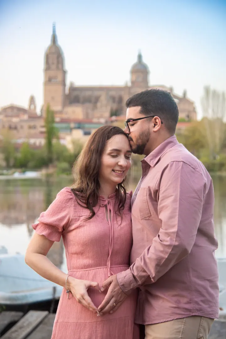 Retrato de maternidad al aire libre